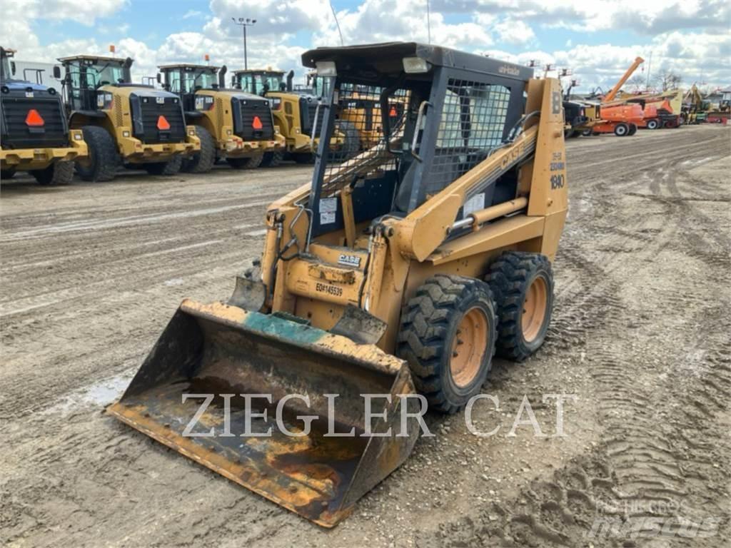 New Holland 1840 スキッドステアローダー