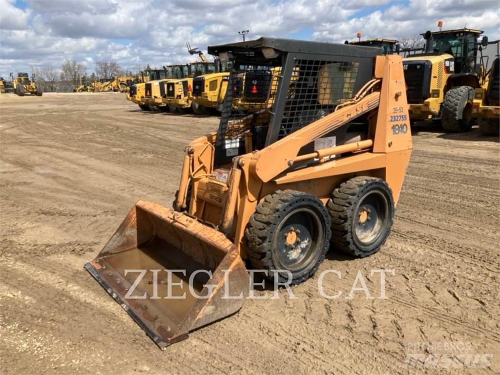 New Holland 1840 スキッドステアローダー