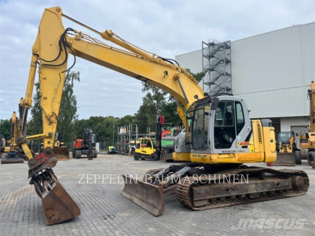 New Holland E235 大型油圧ショベル12t以上（パワーショベル・ユンボ）