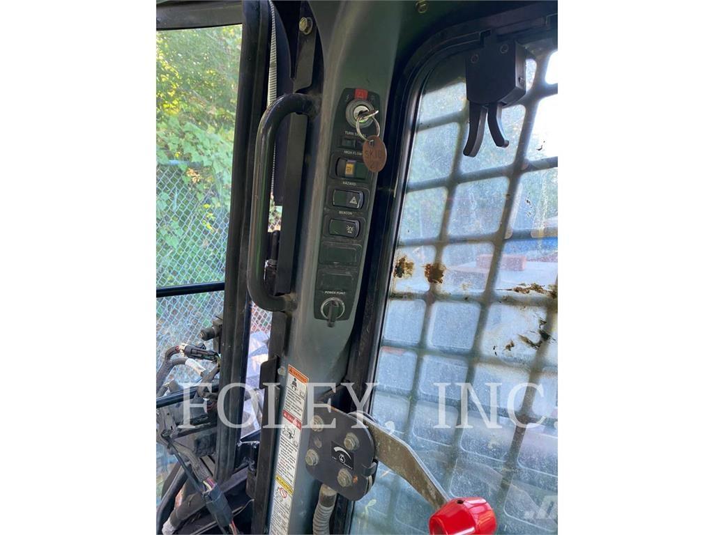 New Holland L185 スキッドステアローダー