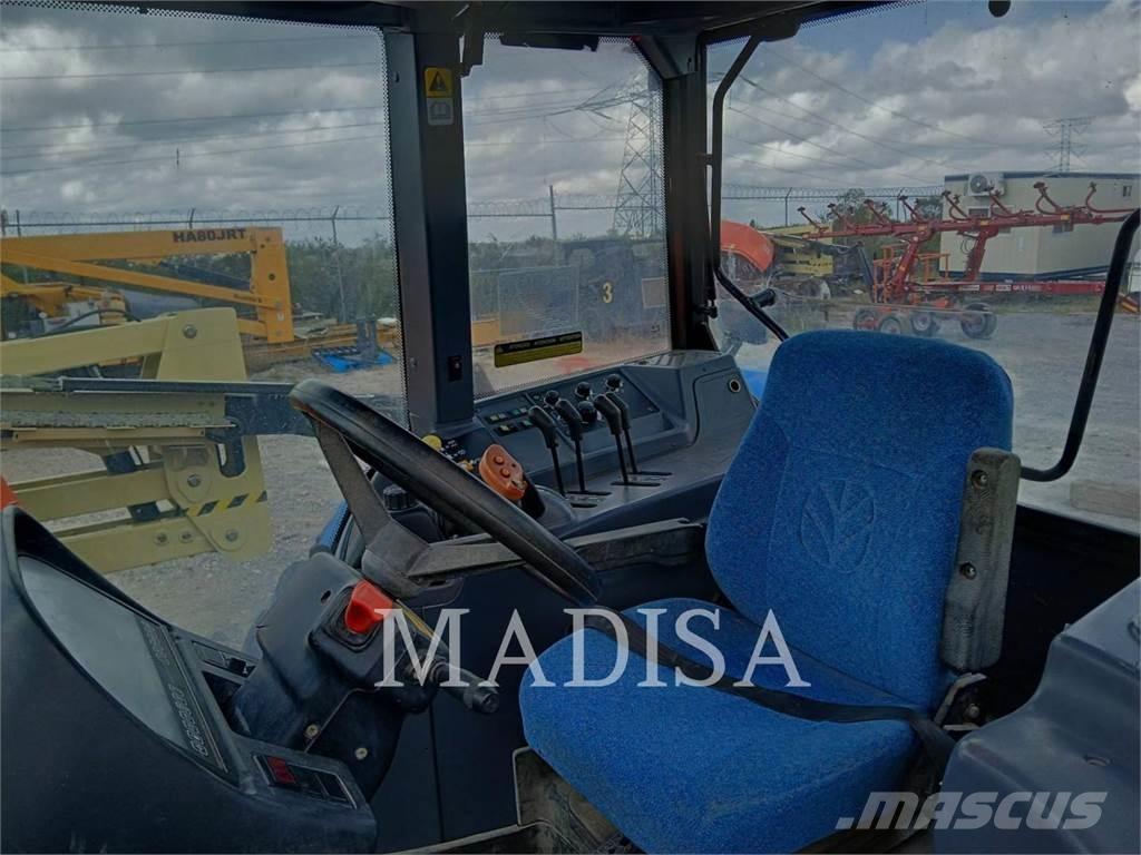 New Holland T7030 トラクター