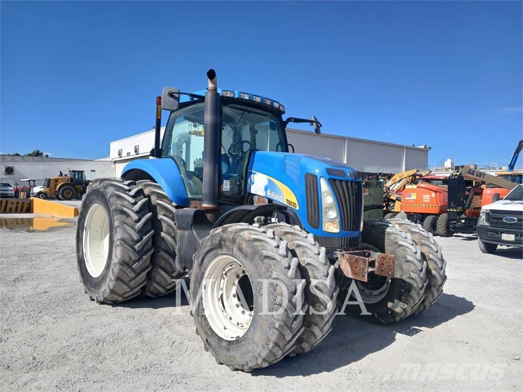 New Holland T8030 トラクター