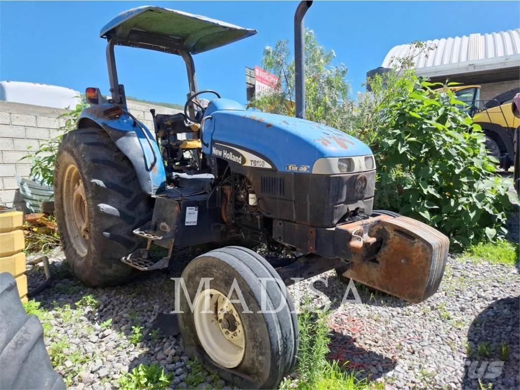 New Holland TB110 トラクター