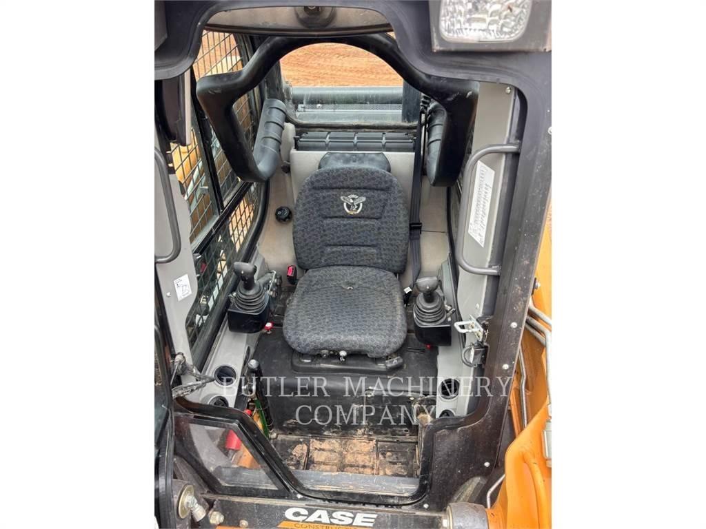 New Holland TV370B クローラーローダー