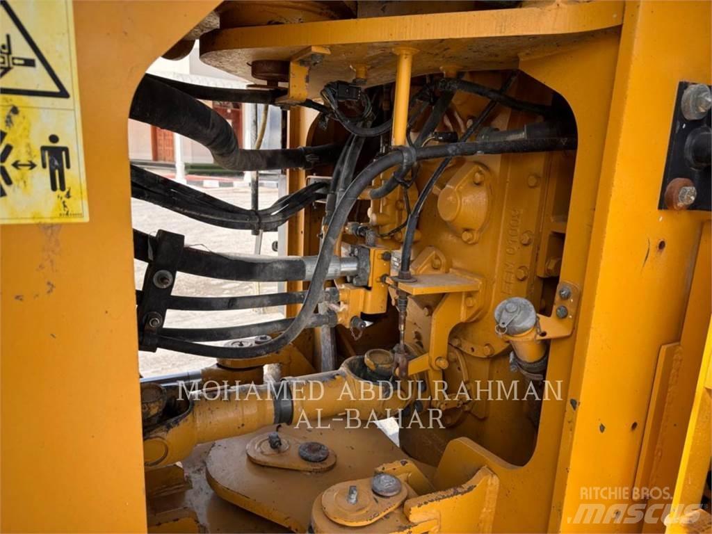 SEM MACHINERY SEM660D ホイールローダー・タイヤショベル