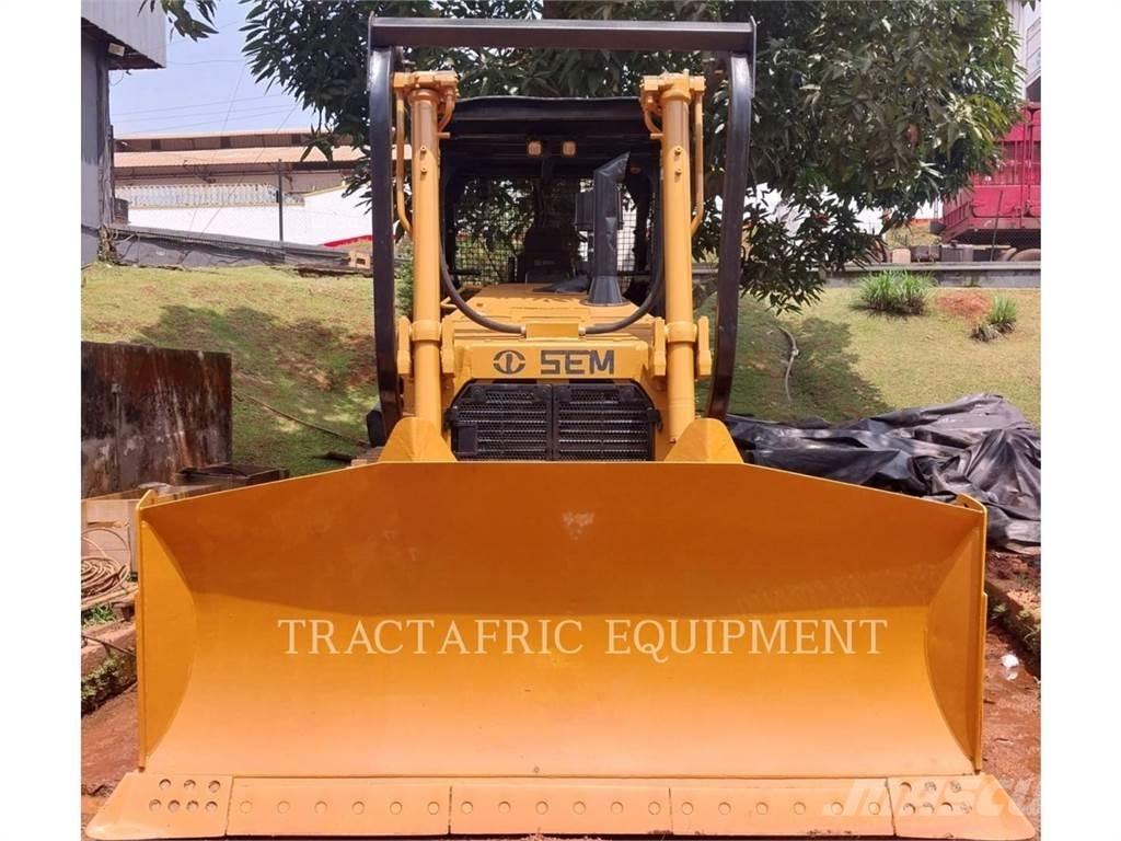 SEM MACHINERY SEM822D ブルドーザー