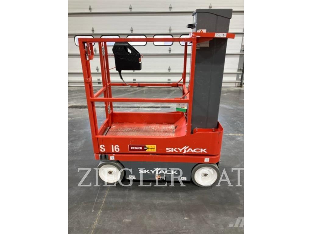 Skyjack SJ16 シザースリフト