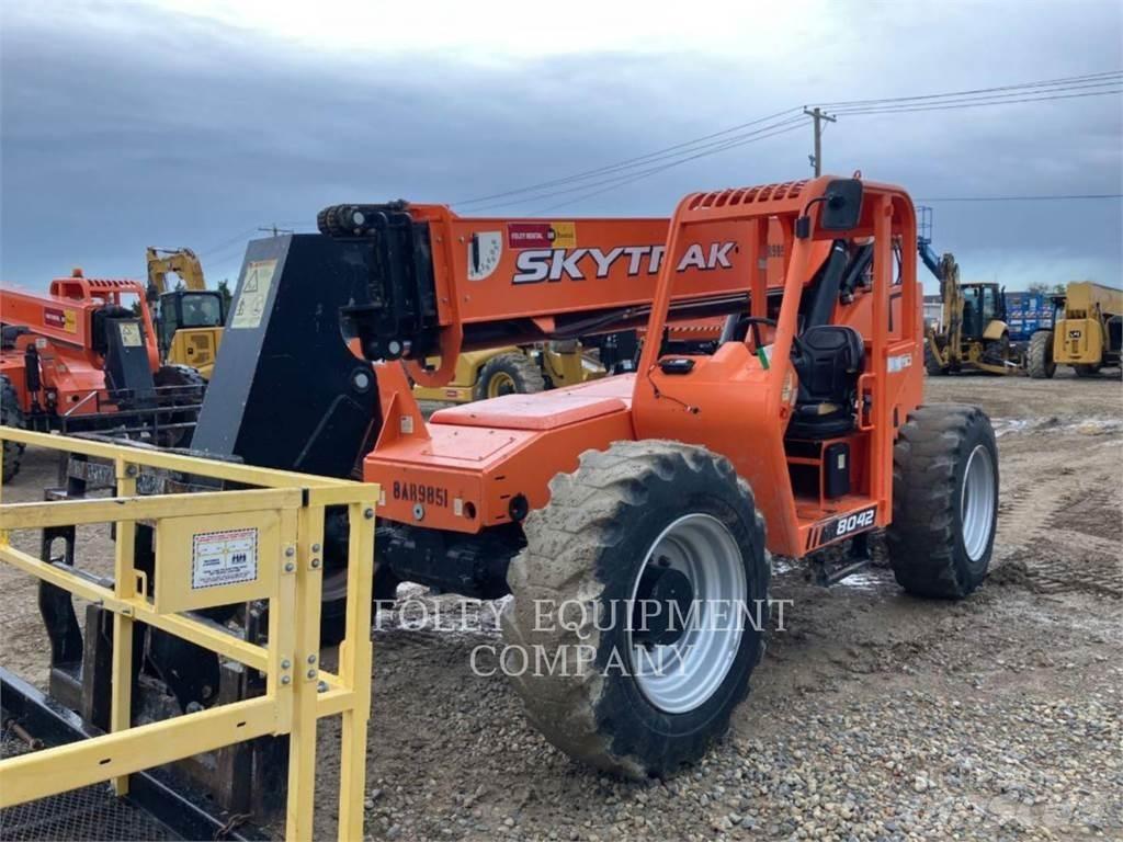 SkyTrak 8042O テレスコーピックハンドラー