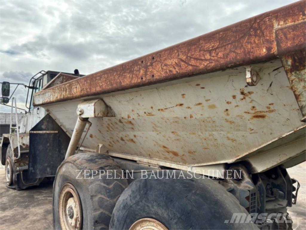 Terex TA25 アーティキュレート式ダンプトラック