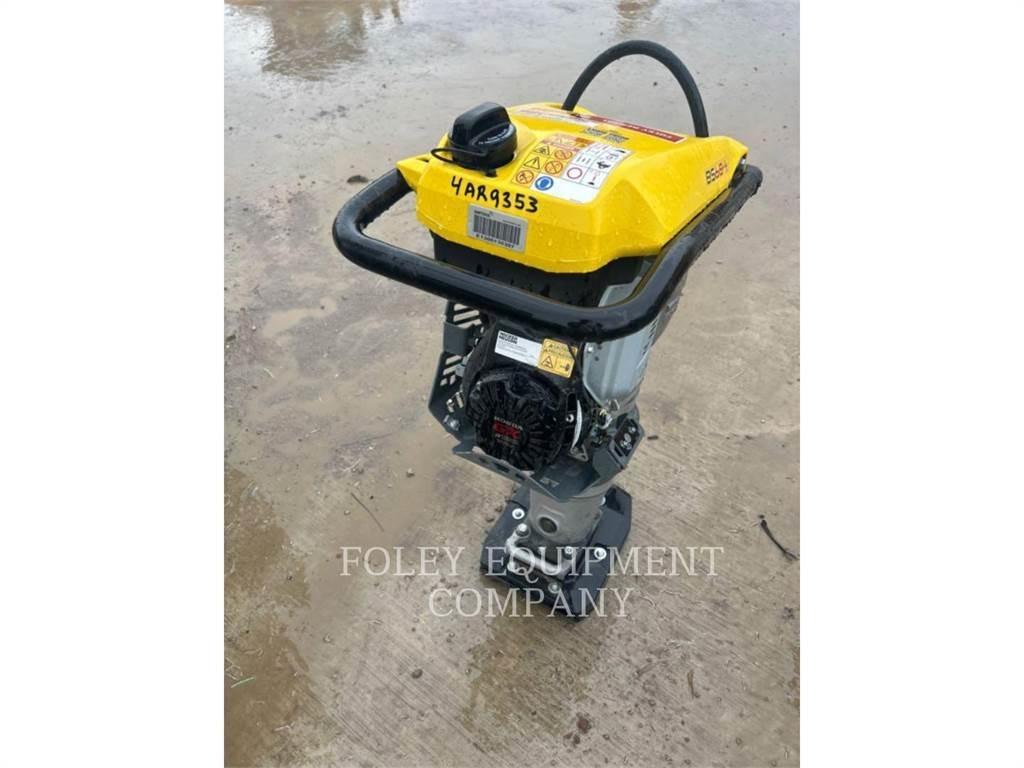Wacker BS68-4 ソイルコンパクター