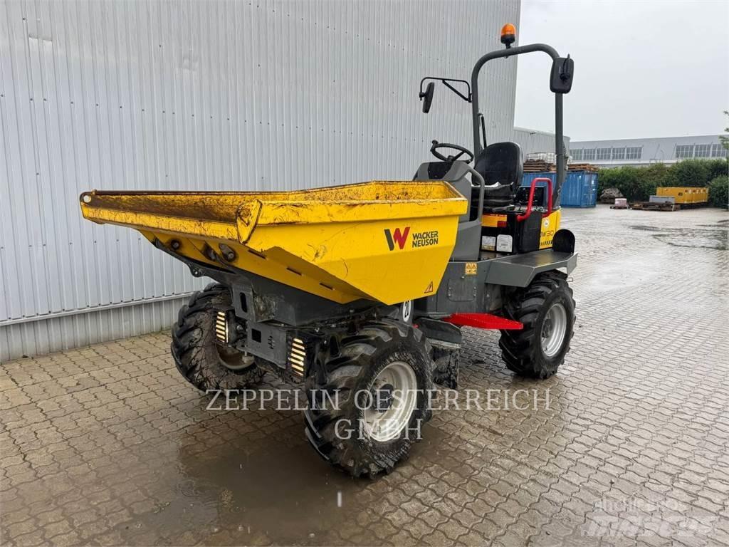 Wacker DW30 アーティキュレート式ダンプトラック