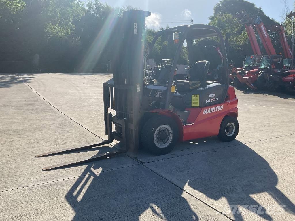 Manitou MI 25 G テレスコーピックハンドラー