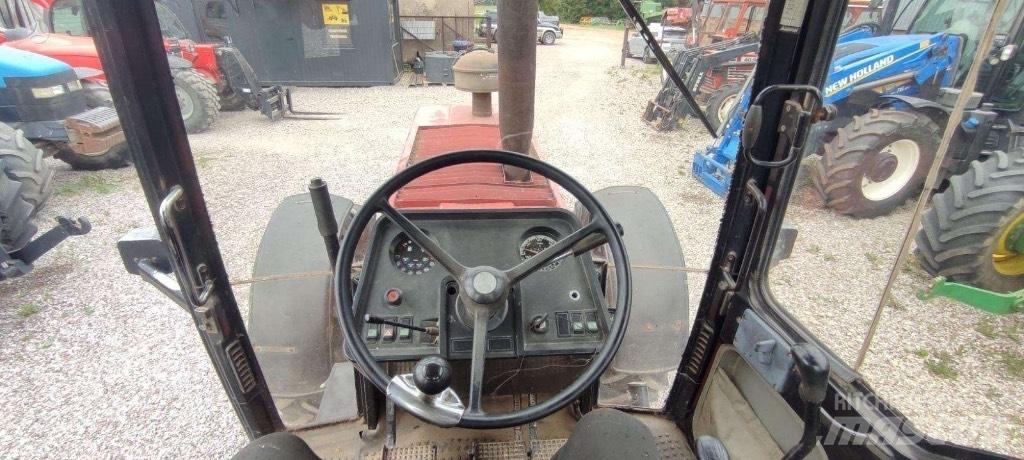 Case IH 1255 XL トラクター