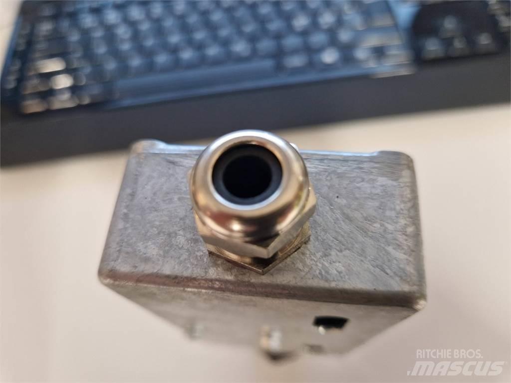 Rottne 083-0002 電子機器