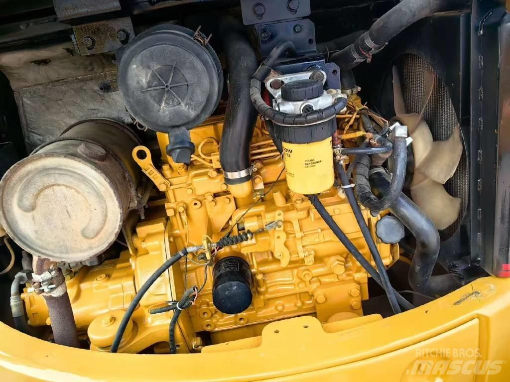 CAT 304 ミニ油圧ショベル 7t以下（ミニユンボ・ミニディガー）
