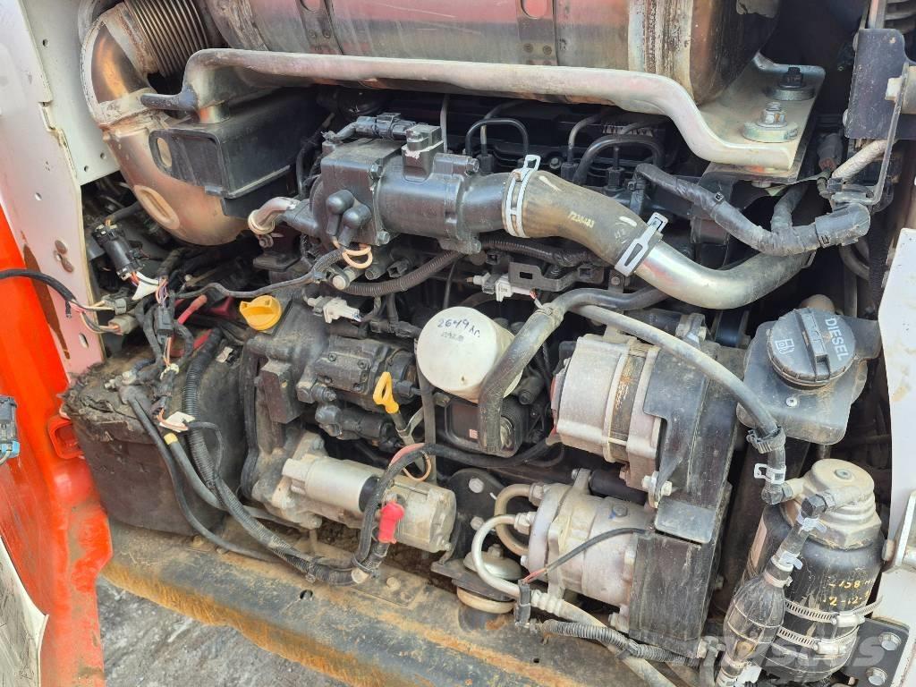 Bobcat T 770 スキッドステアローダー