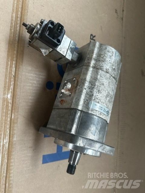 O&K L 15.5 油圧機