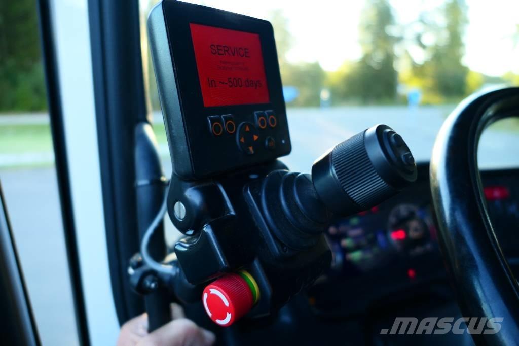 Scania R590B6x2nb アームロール