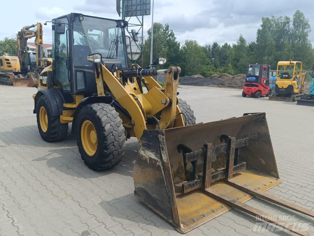 CAT 908 M ホイールローダー・タイヤショベル