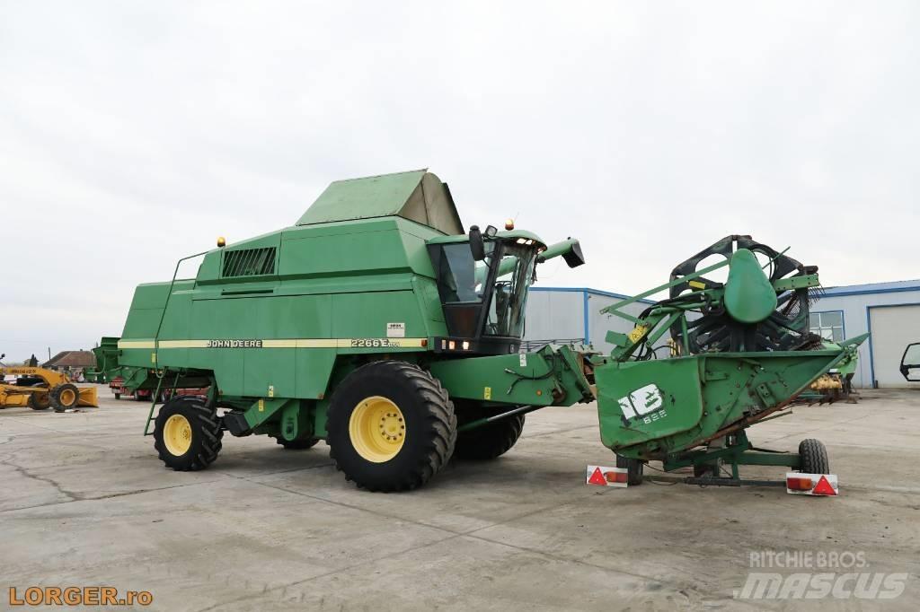 John Deere 2266 E コンバイン