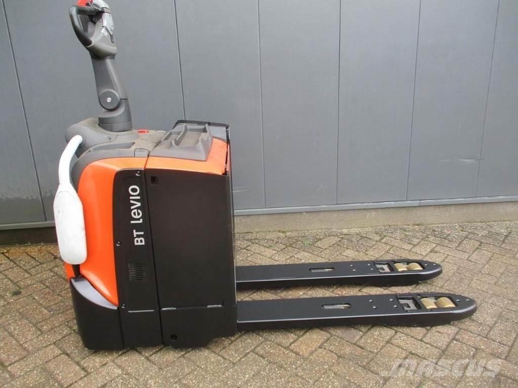 BT LPE 200 ローリフトとプラットフォーム