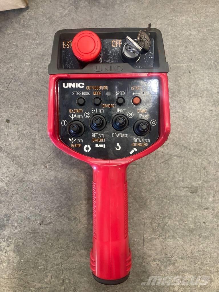 Unic URW-547 ミニクレーン