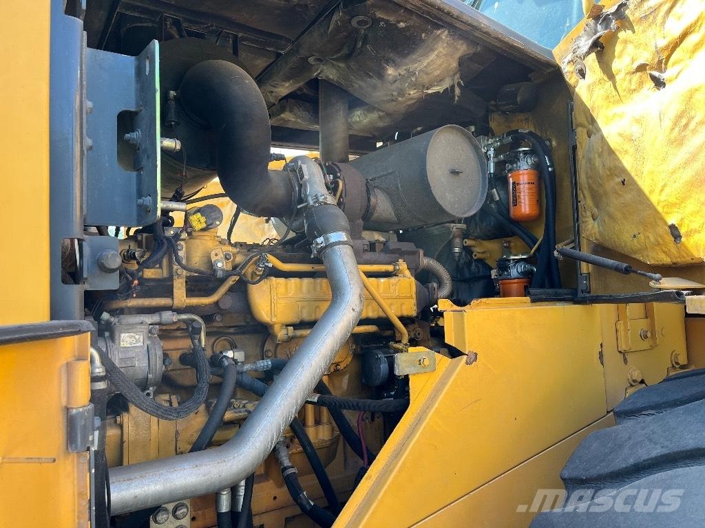 Bell L 2606 E ホイールローダー・タイヤショベル