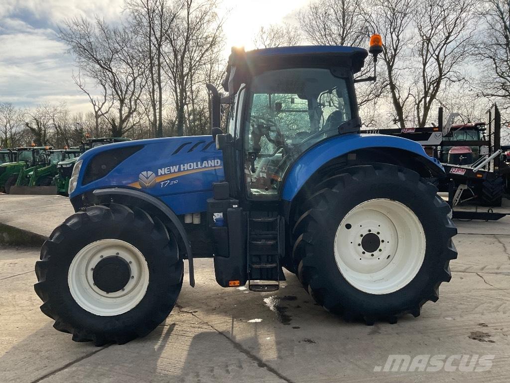 New Holland T 7.210 トラクター