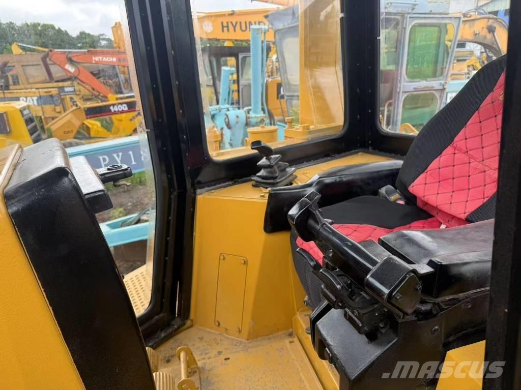 CAT D 6 R ブルドーザー