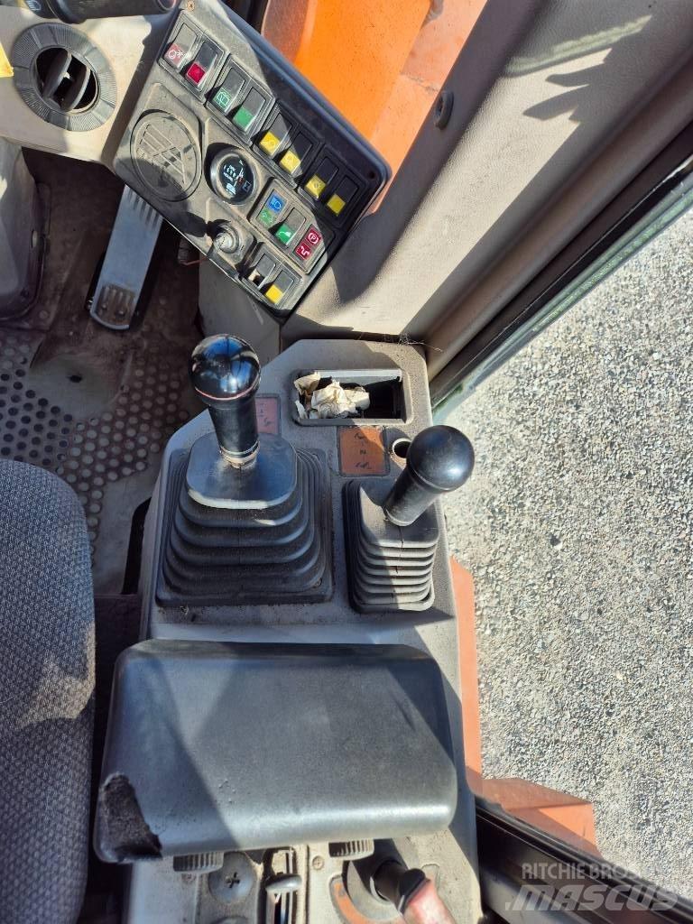 Hitachi FR 130 ホイールローダー・タイヤショベル