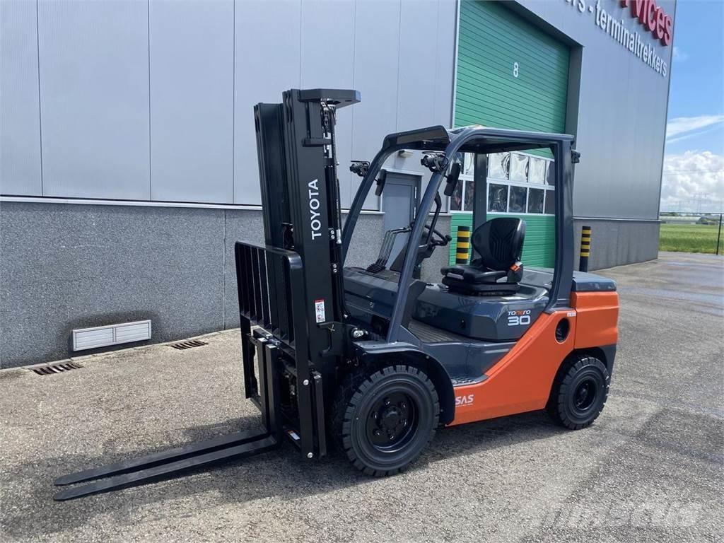 Toyota 52-8FDF30 ディーゼル・軽油