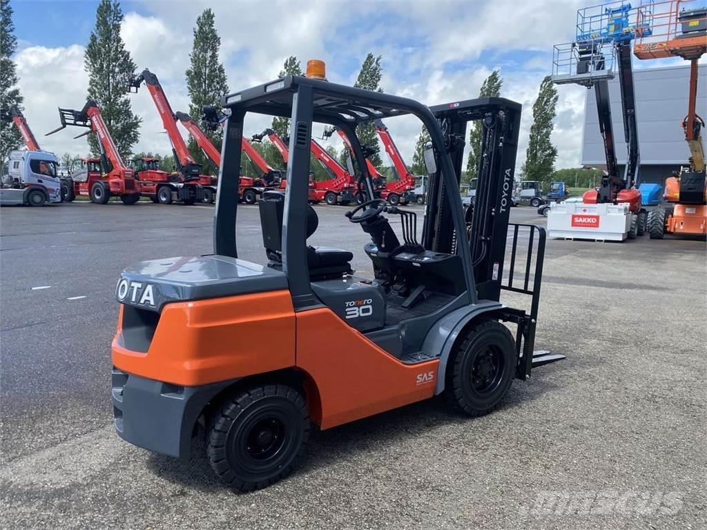 Toyota 52-8FDF30 ディーゼル・軽油