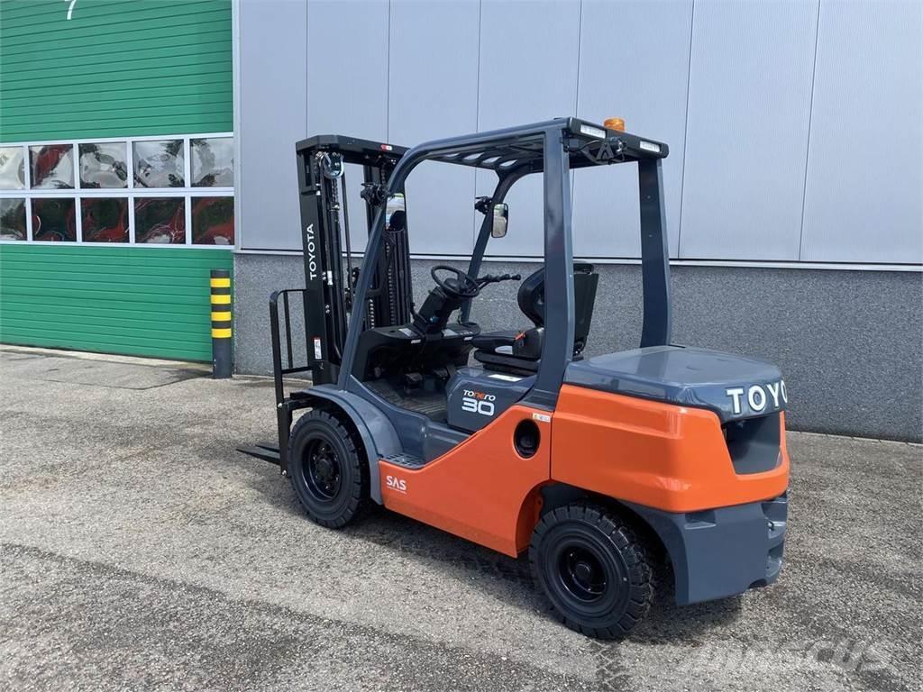 Toyota 52-8FDF30 ディーゼル・軽油