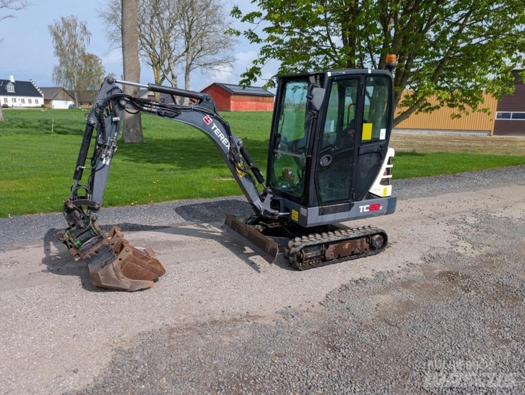Terex TC 22-2 大型油圧ショベル12t以上（パワーショベル・ユンボ）