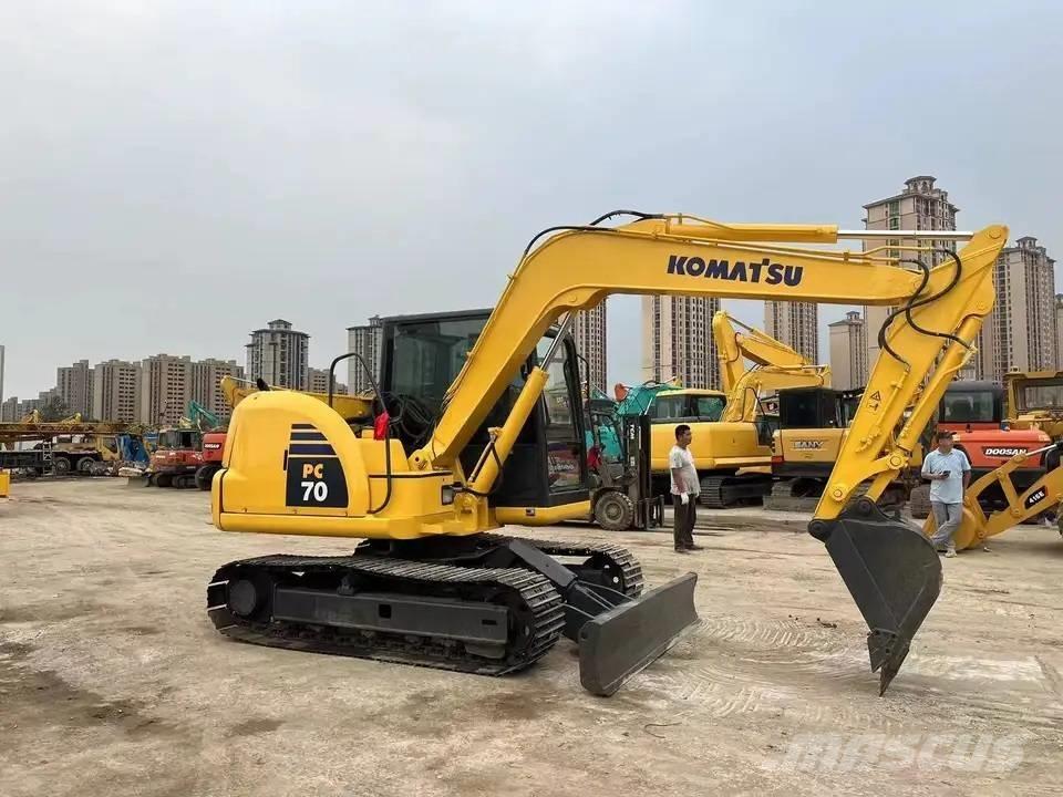 Komatsu PC 70-8 ミニ油圧ショベル 7t以下（ミニユンボ・ミニディガー）
