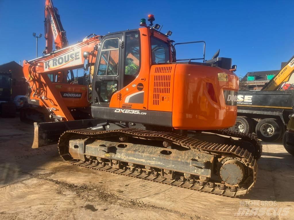 Doosan DX 235 LCR 大型油圧ショベル12t以上（パワーショベル・ユンボ）