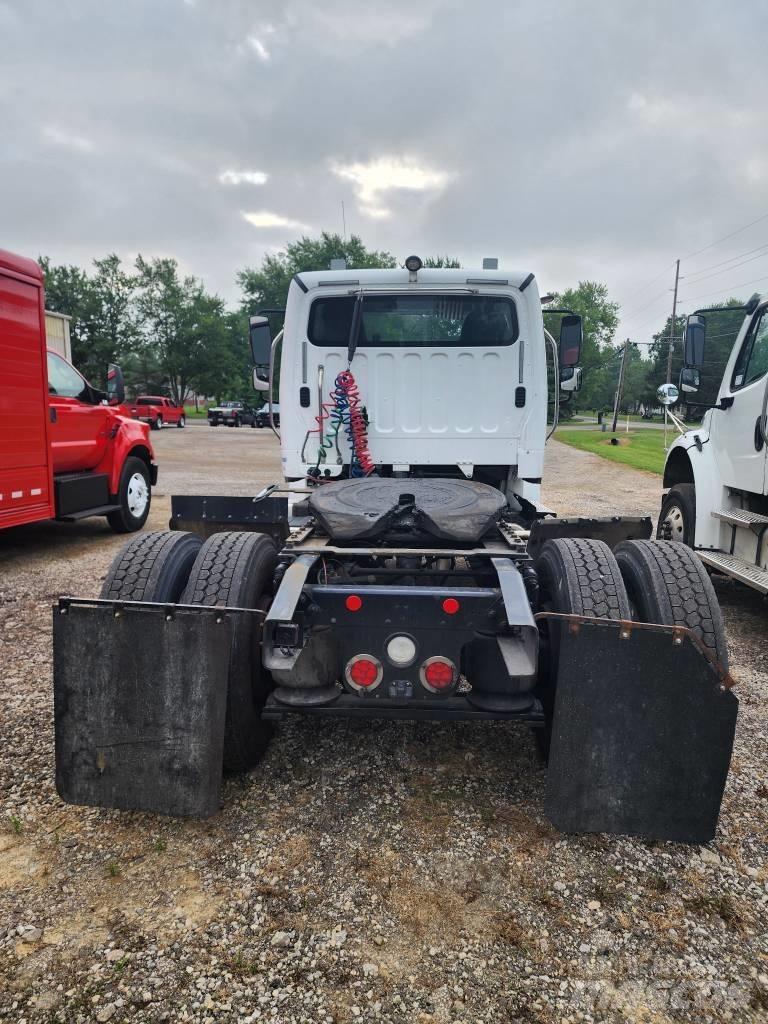 Freightliner M2 中古トラクターヘッド | トレーラーヘッド