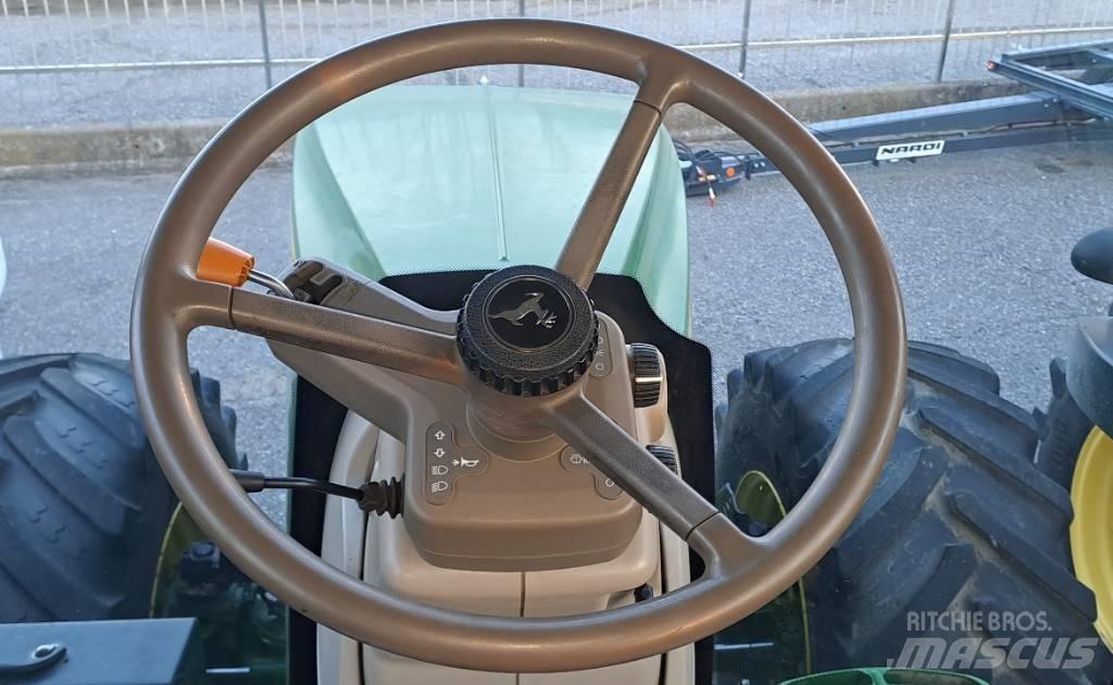 John Deere 7230 R トラクター