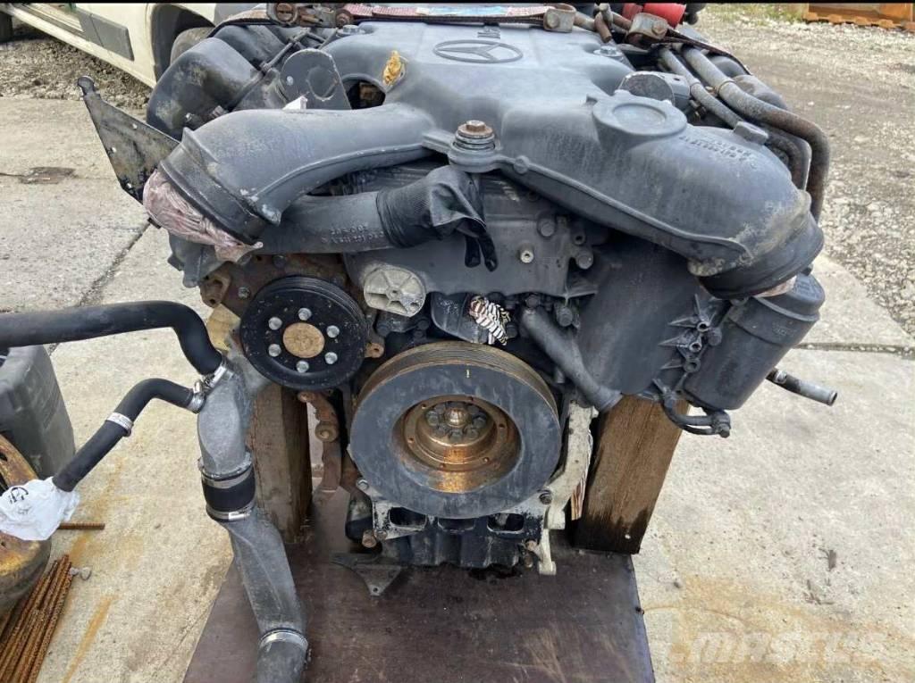 Mercedes-Benz V6 エンジン