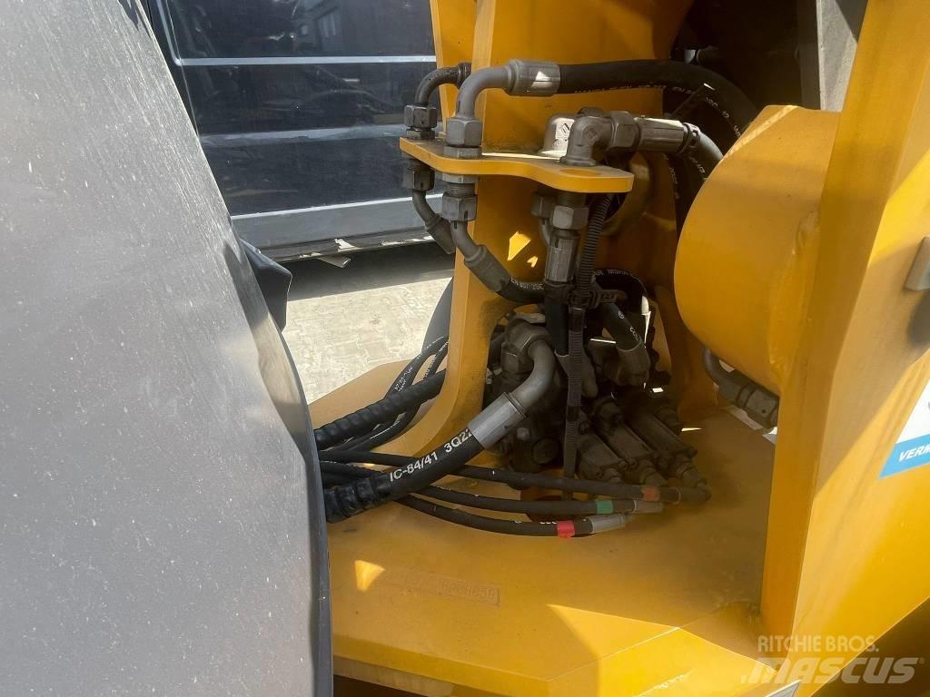 Mecalac AX 700 ホイールローダー・タイヤショベル