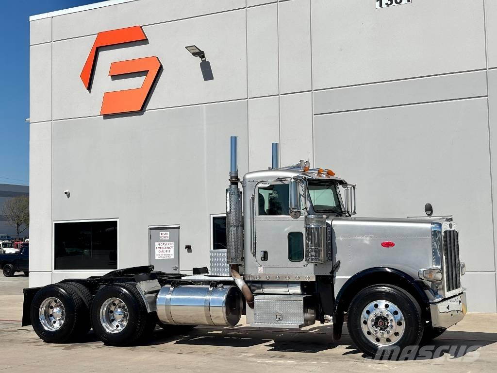 Peterbilt 388 中古トラクターヘッド | トレーラーヘッド