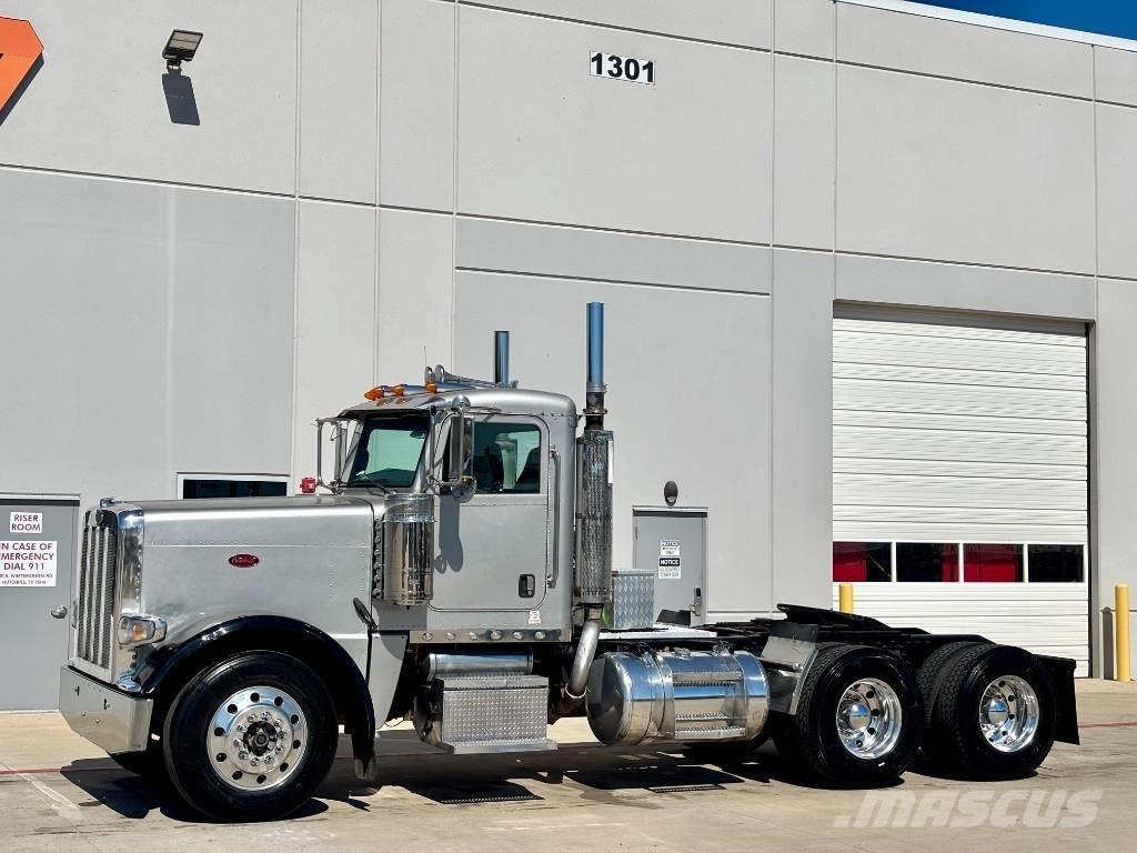 Peterbilt 388 中古トラクターヘッド | トレーラーヘッド