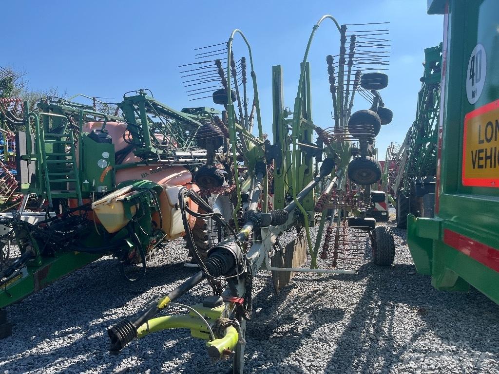 CLAAS Liner 2800 テッダー・テッダーレーキ