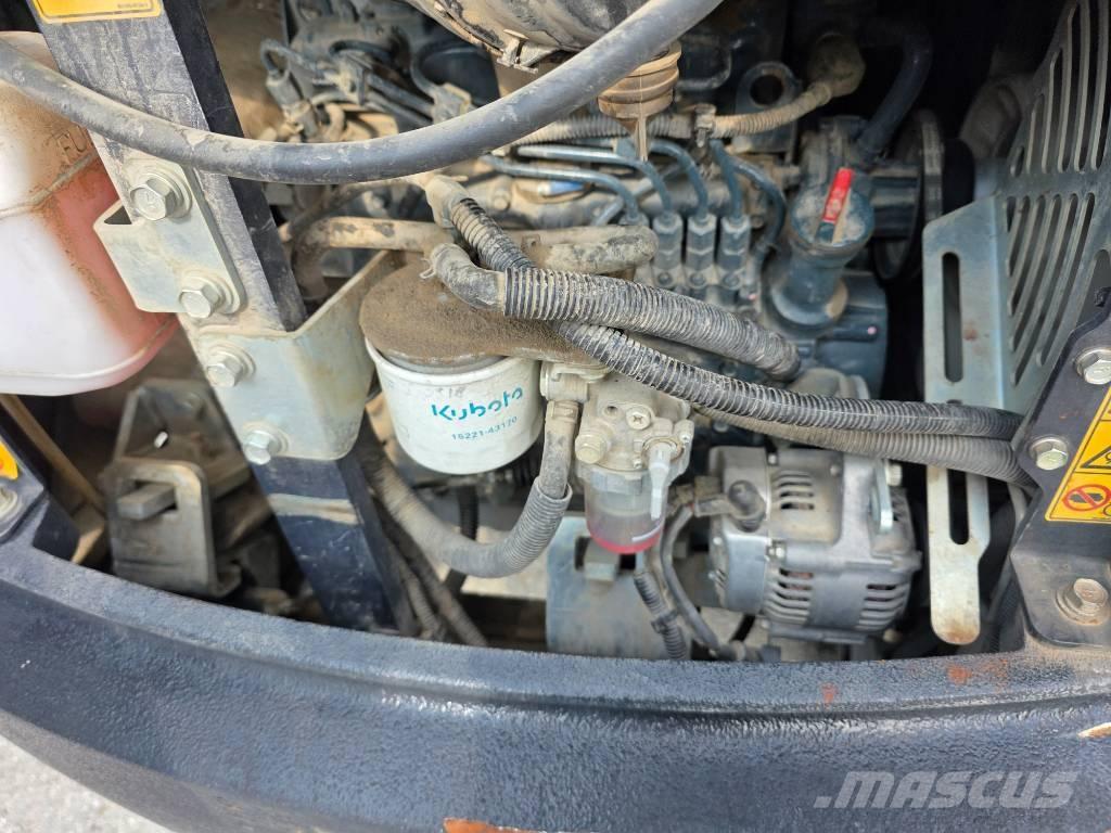 Kubota KX 027-4 ミニ油圧ショベル 7t以下（ミニユンボ・ミニディガー）