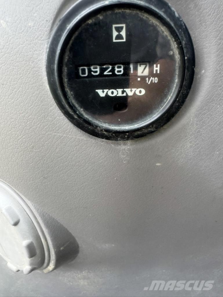Volvo ECR235DL 大型油圧ショベル12t以上（パワーショベル・ユンボ）