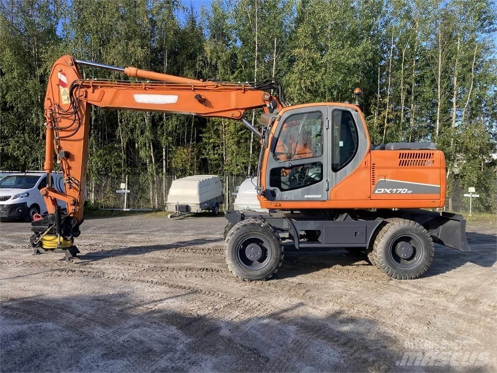 Doosan DX 170 W ホイール式油圧ショベル（パワーショベル・ユンボ・バックホー）