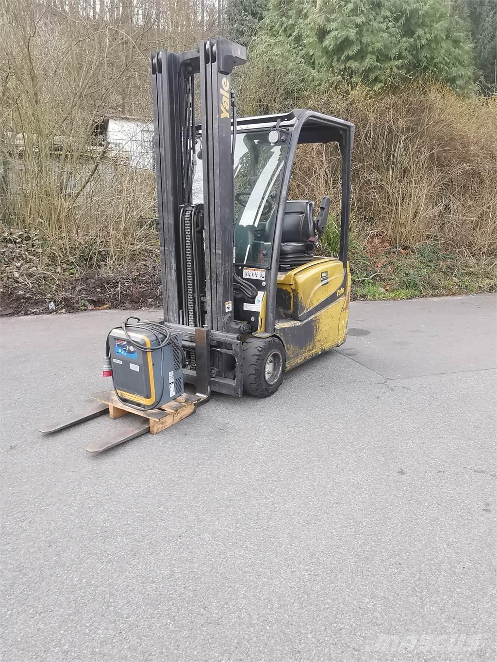 Yale ERP20VT MWB バッテリーフォークリフト