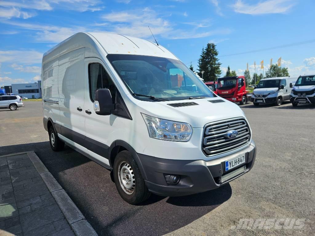 Ford Transit パネルバン