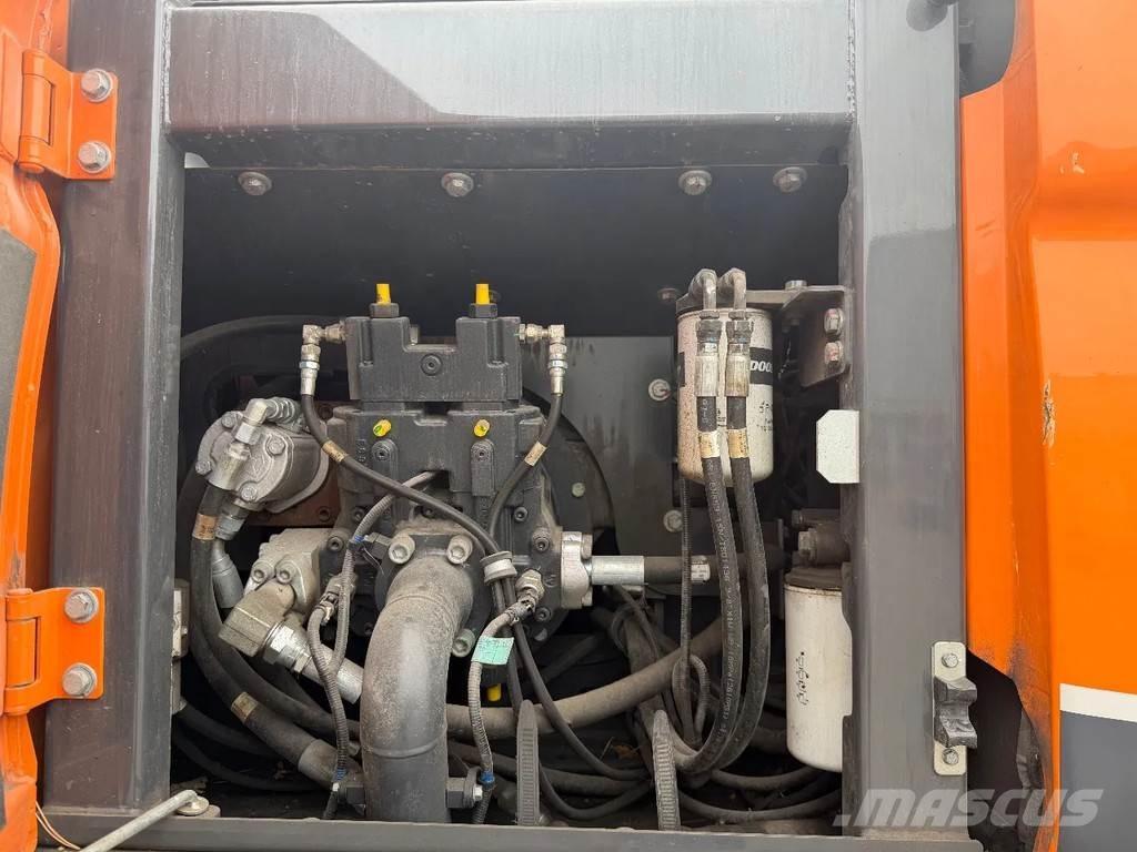 Doosan DX170W-5 ホイール式油圧ショベル（パワーショベル・ユンボ・バックホー）