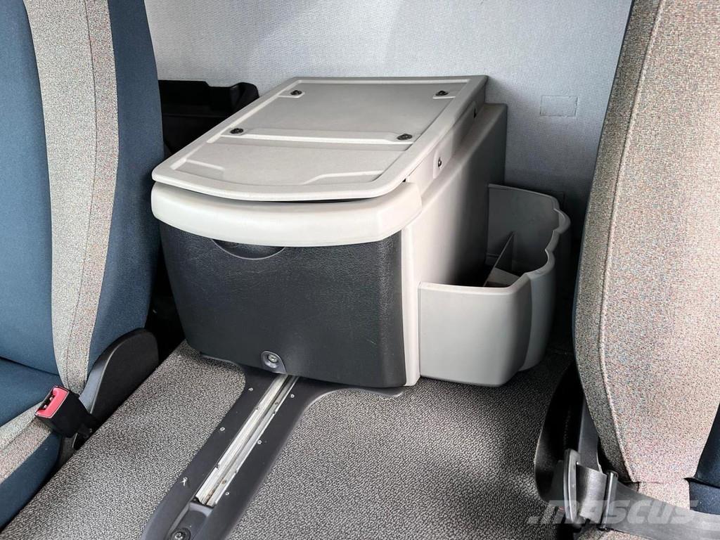 Volvo FL210 ボックスボディー、ウイング、箱車